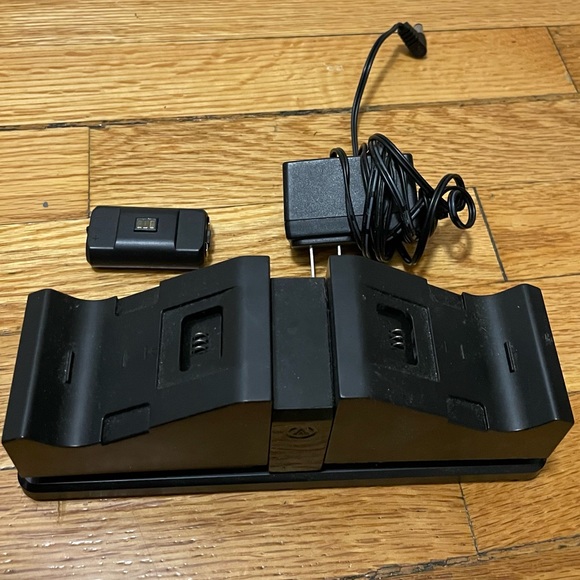 Xbox Controller rechargeable Battery Station - Picture 1 of 4